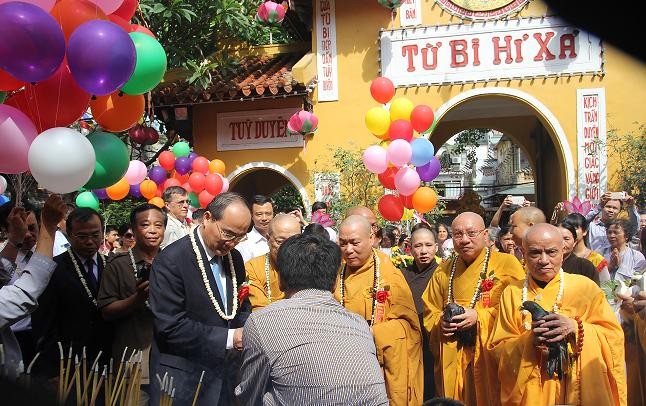 VFF President congratulates Buddhist monks and followers on Vesak 2016 - ảnh 1